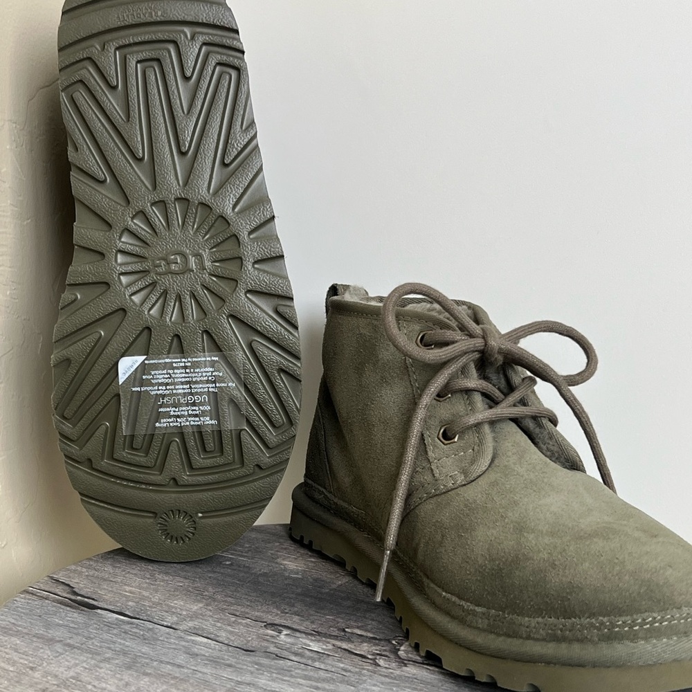 UGG - Picture 2 of 8